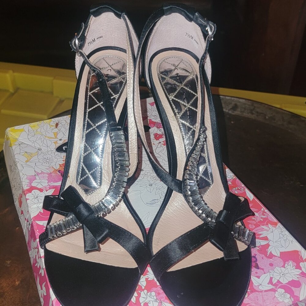 CHINESE LAUNDRY DAISEY SHINY BLACK DRESS SANDALS SZ 7.5